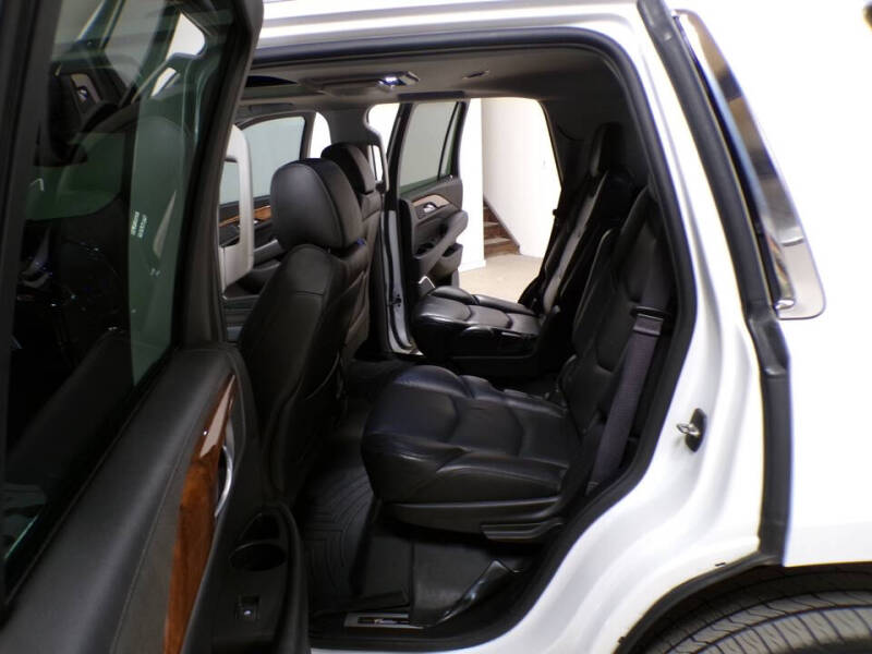 2017 Cadillac Escalade Luxury