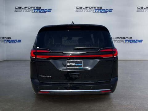 2023 Chrysler Pacifica Touring L