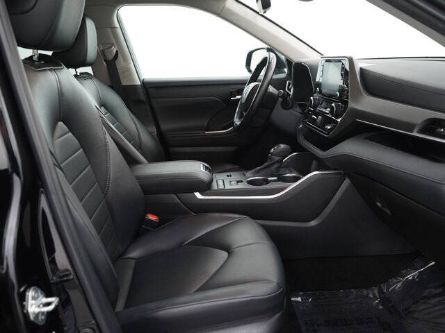 2022 Toyota Highlander Hybrid XLE