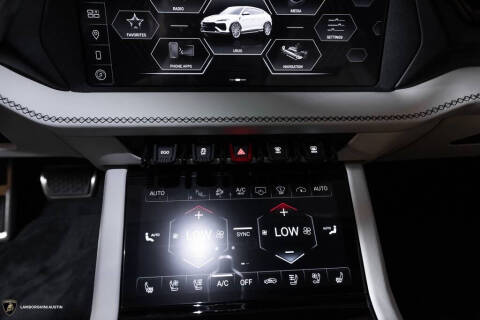 2025 Lamborghini Urus SE