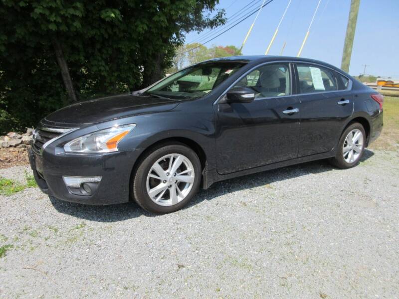2013 Nissan Altima for sale at ABC AUTO LLC in Willimantic CT