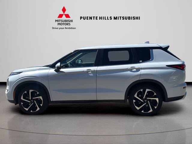 2023 Mitsubishi Outlander SE