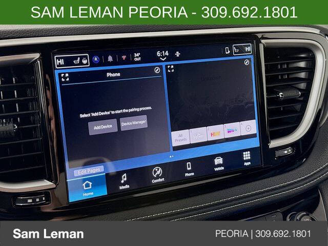 2026 Chrysler Pacifica Select