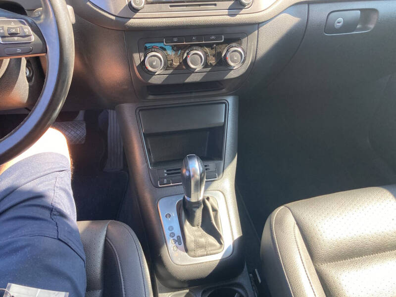 2011 Volkswagen Tiguan SE