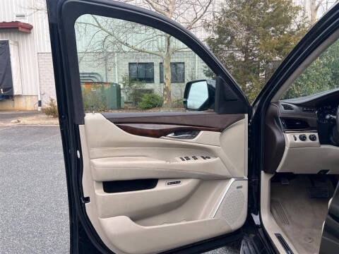 2017 Cadillac Escalade Luxury