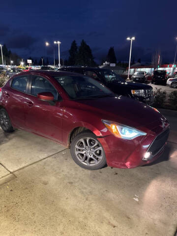 2020 Toyota Yaris Hatchback XLE