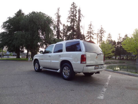 2003 Cadillac Escalade