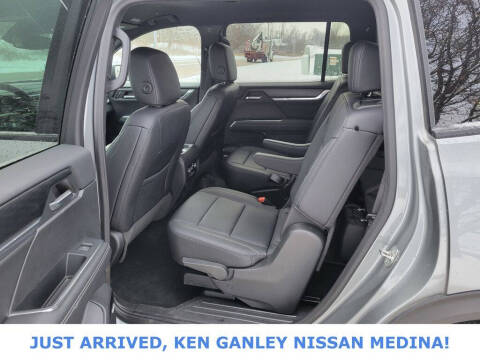 2024 GMC Acadia Elevation