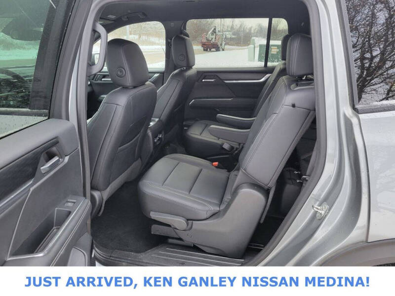 2024 GMC Acadia Elevation