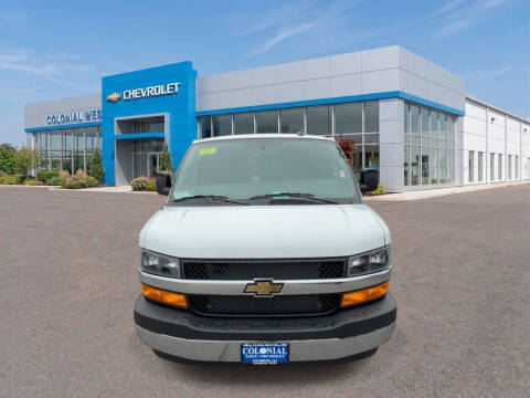 2025 Chevrolet Express 2500