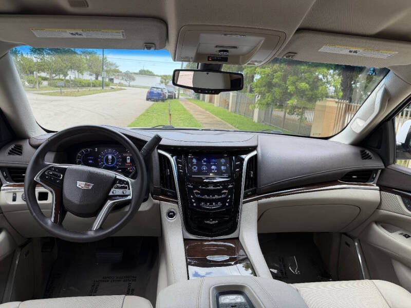 2017 Cadillac Escalade Standard