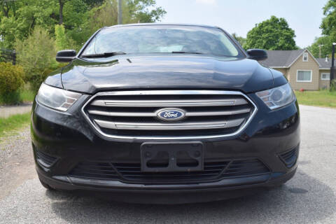 2014 Ford Taurus SE