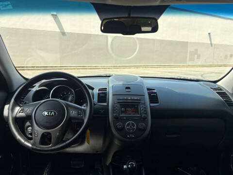 2013 Kia Soul +