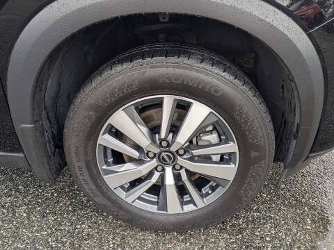2024 Nissan Pathfinder SL