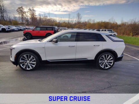 2025 Cadillac LYRIQ Luxury 3