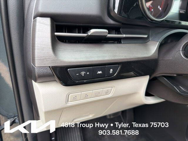 2024 Kia Carnival EX