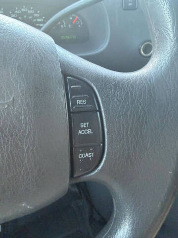 2006 Ford E-Series E-350 SD XLT