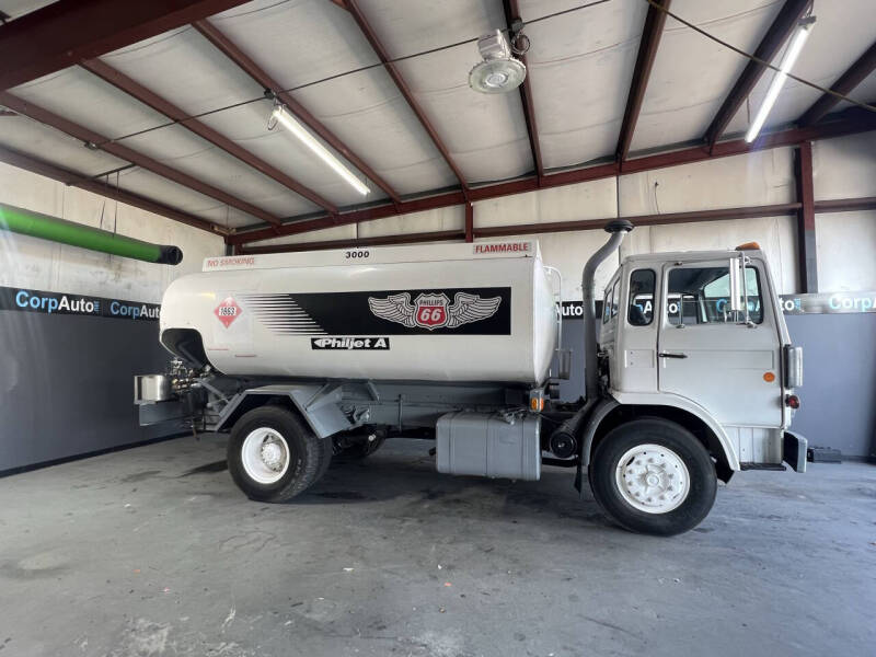 1984 Mack MS250P