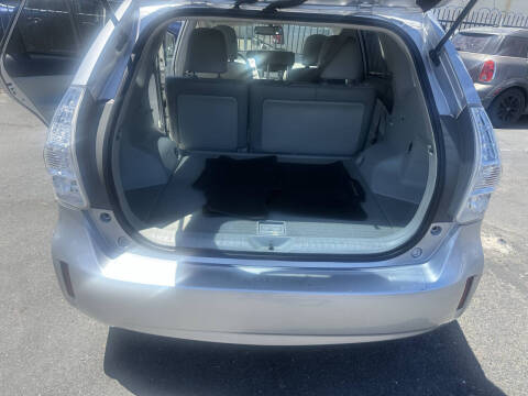 2012 Toyota Prius v Five