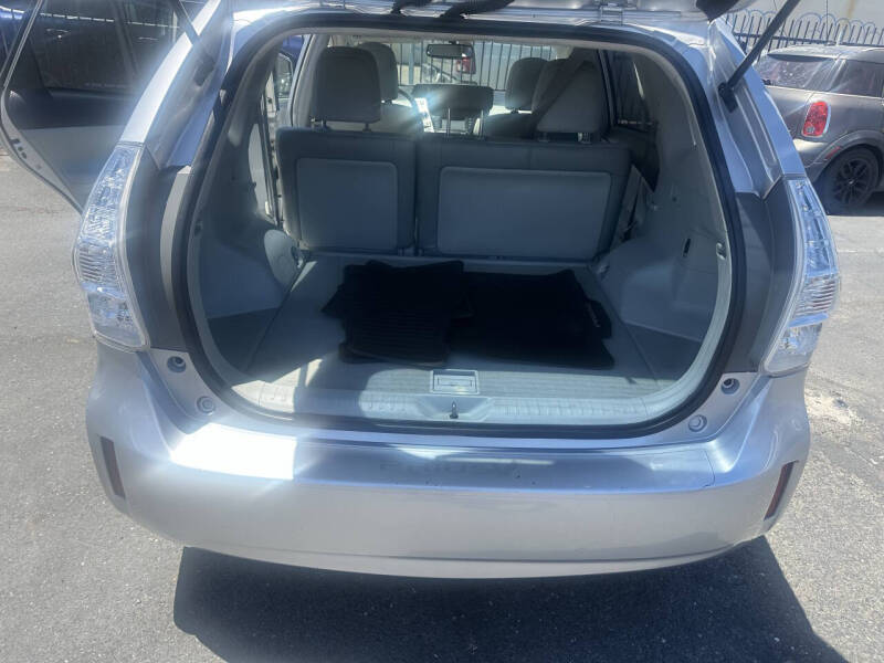2012 Toyota Prius v Five
