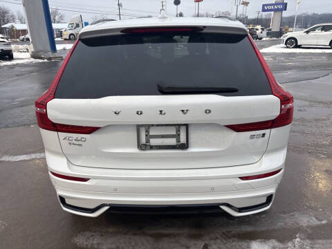 2025 Volvo XC60 B5 Core Dark Theme