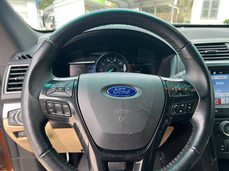 2017 Ford Explorer XLT - Photo 26