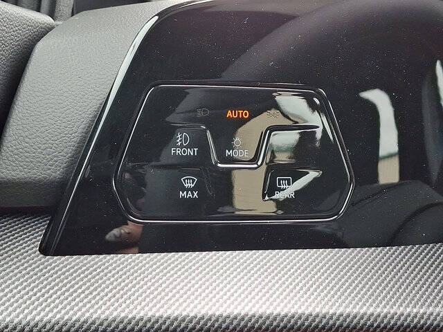 2025 Volkswagen Golf GTI SE