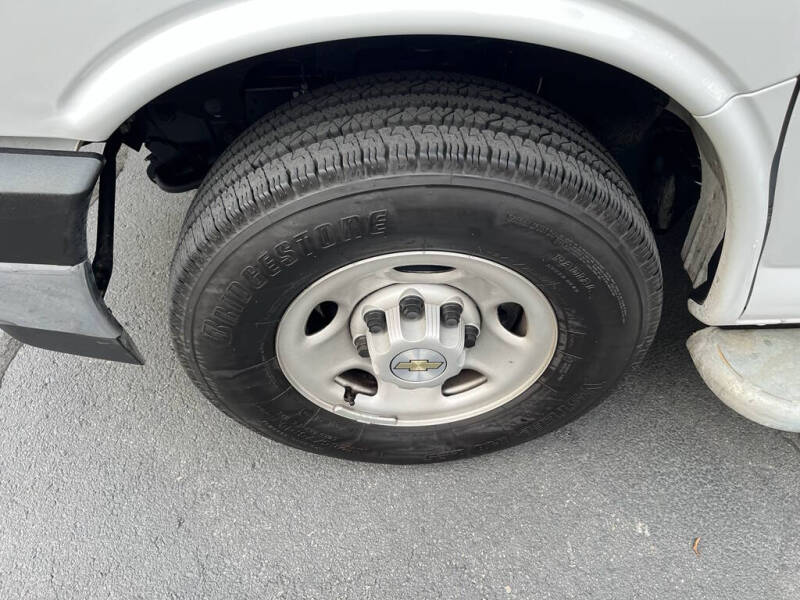 2024 Chevrolet Express 2500