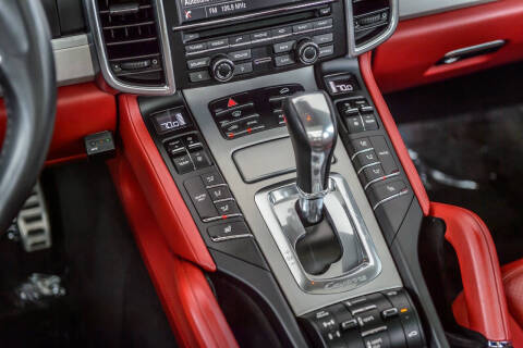 2016 Porsche Cayenne GTS