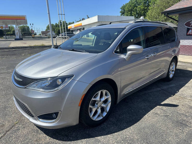 2017 Chrysler Pacifica Touring-L