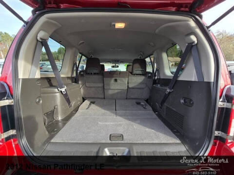 2012 Nissan Pathfinder LE