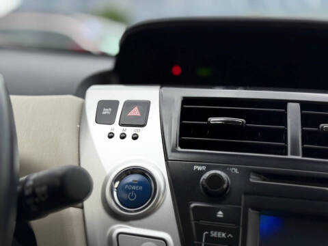 2013 Toyota Prius v Five