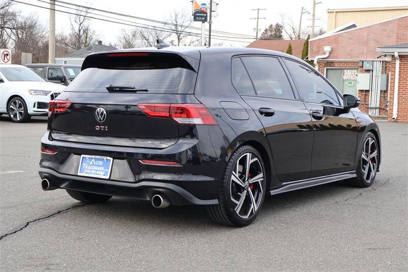 2024 Volkswagen Golf GTI SE