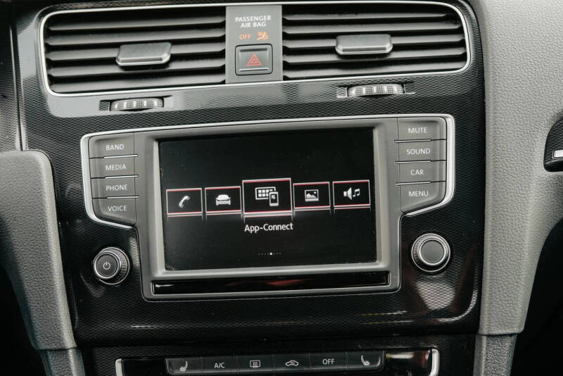 2017 Volkswagen Golf GTI S