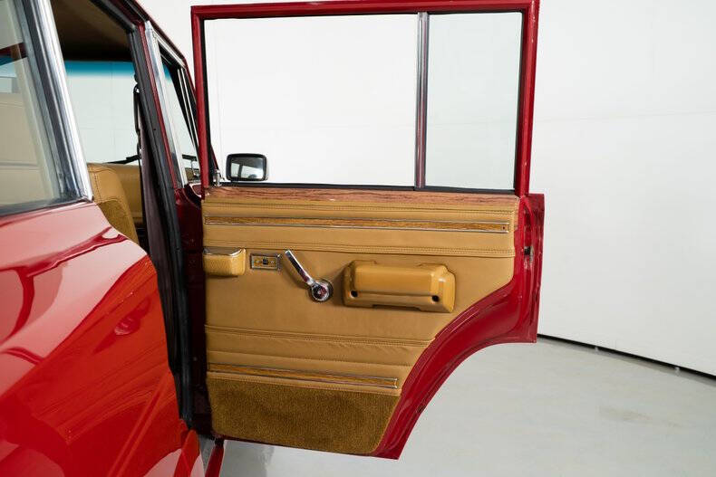 1987 Jeep Grand Wagoneer