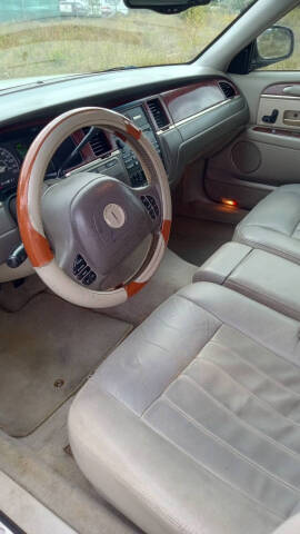 2003 Lincoln Town Car Executive