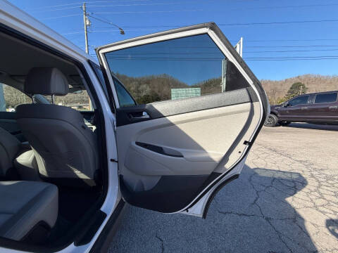 2016 Hyundai Tucson SE