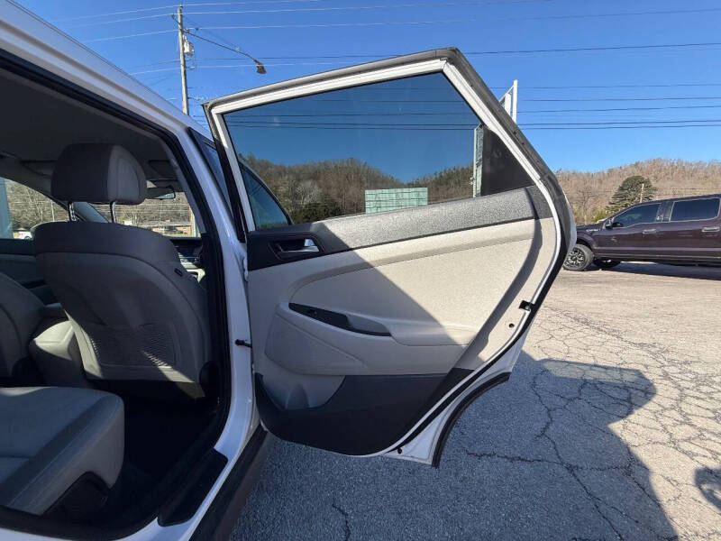 2016 Hyundai Tucson SE