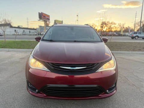 2018 Chrysler Pacifica Hybrid Limited