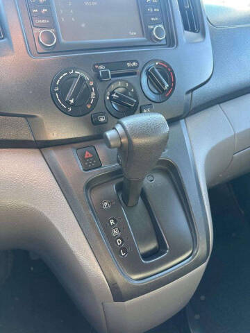 2013 Nissan NV200 SV