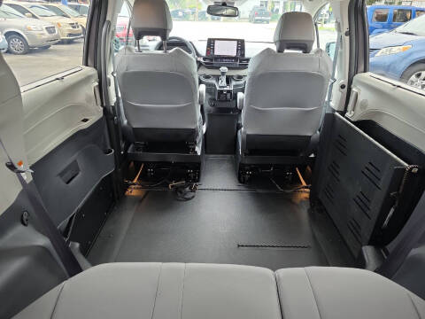 2021 Toyota Sienna XLE 8-Passenger
