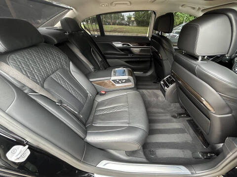 2022 BMW 7 Series 740i