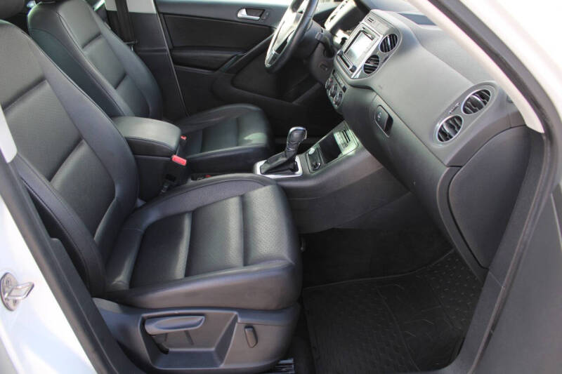 2017 Volkswagen Tiguan 2.0T Wolfsburg Edition 4Motion