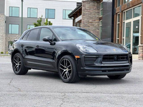 2023 Porsche Macan T