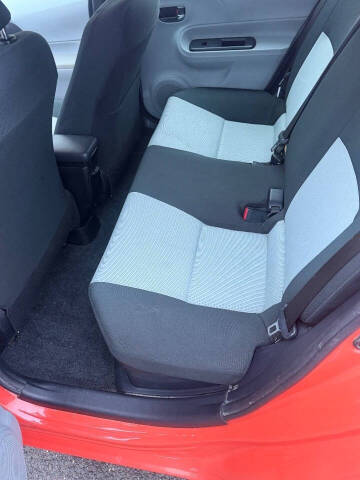 2012 Toyota Prius c Two