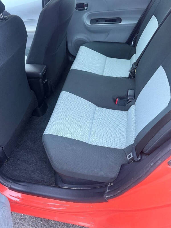 2012 Toyota Prius c Two