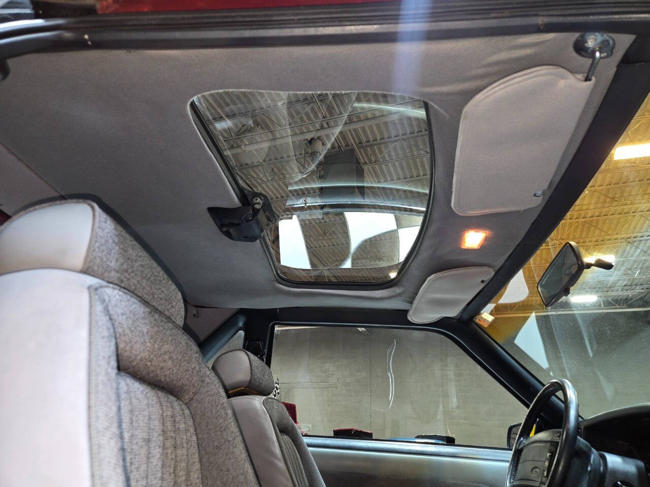 1990 Ford Mustang 17