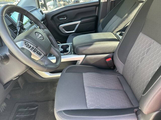 2024 Nissan Titan SV