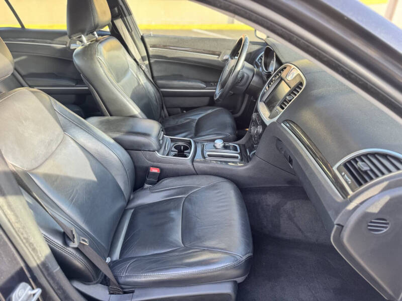 2015 Chrysler 300 Limited