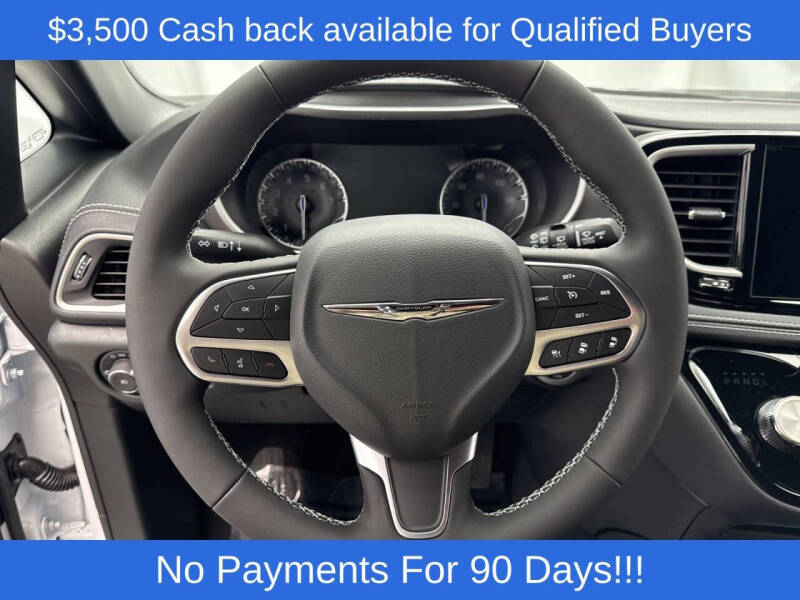 2026 Chrysler Pacifica Select